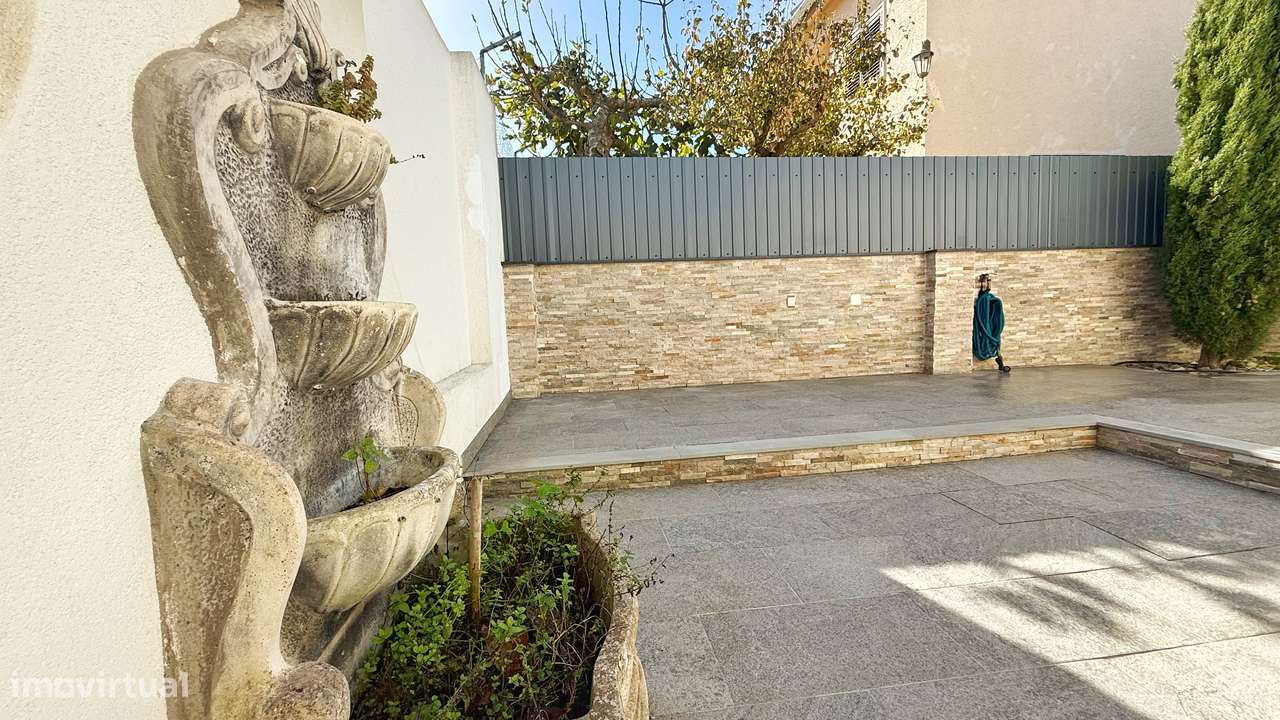 Moradia IsoladaT1+1 Totalmente Remodelada -Charneca da Caparica-37