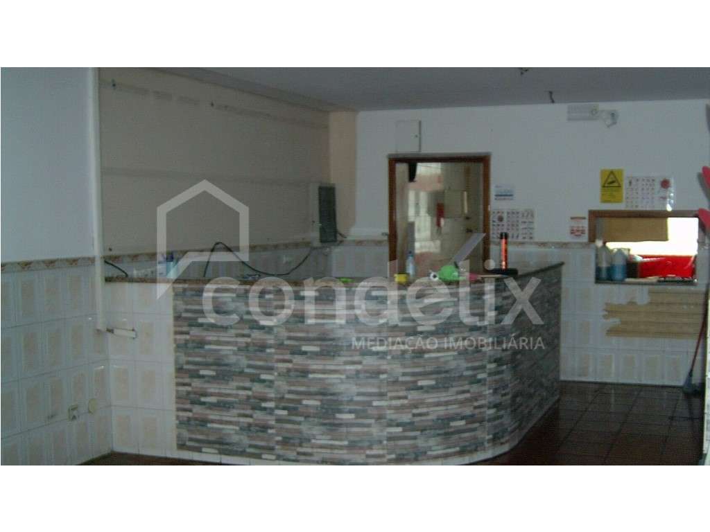 Estabelecimento comercial para venda na Maia - Grande imagem: 2/6