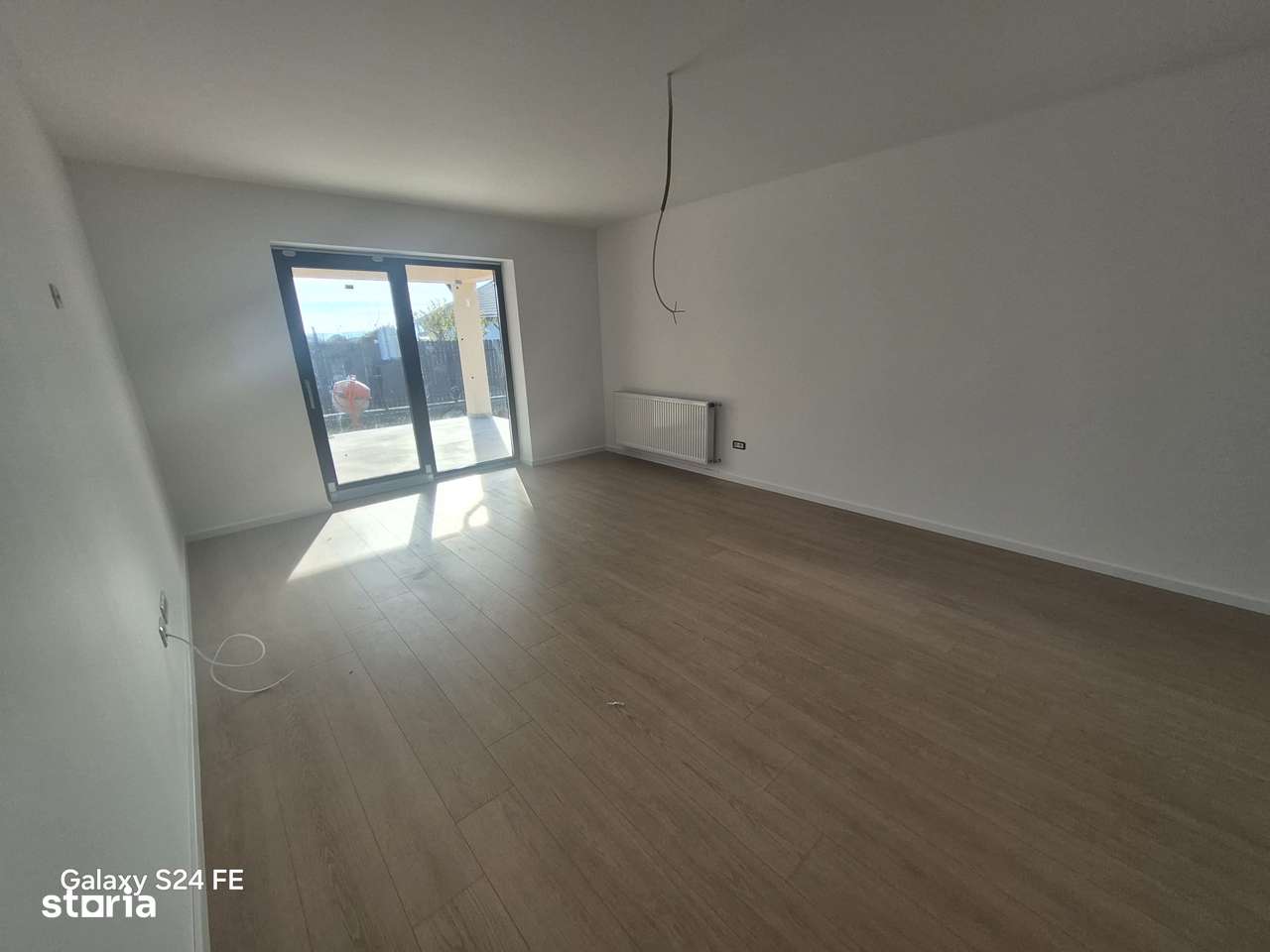 Casă independentă cu 3 camere/living /baie / și teren de 600mp-17