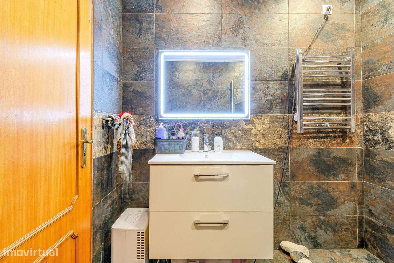 Apartamento T2 com 116 m² em Condomínio Privado no Centro de Albufeira-14