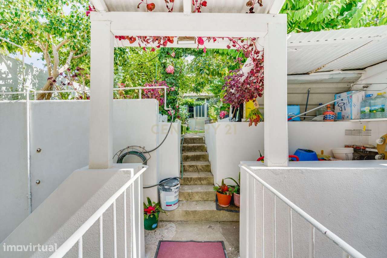 Apartamento de Charme com Jardim Privativo e Capela | Alcântara, Lisbo-23