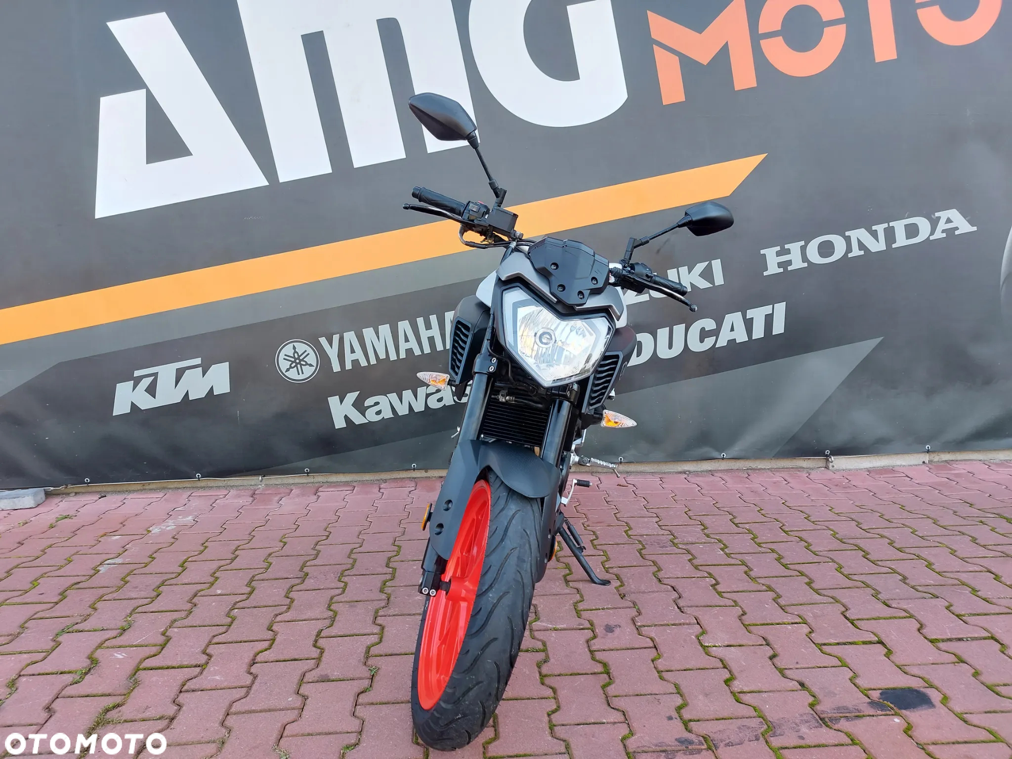 Yamaha MT - 7