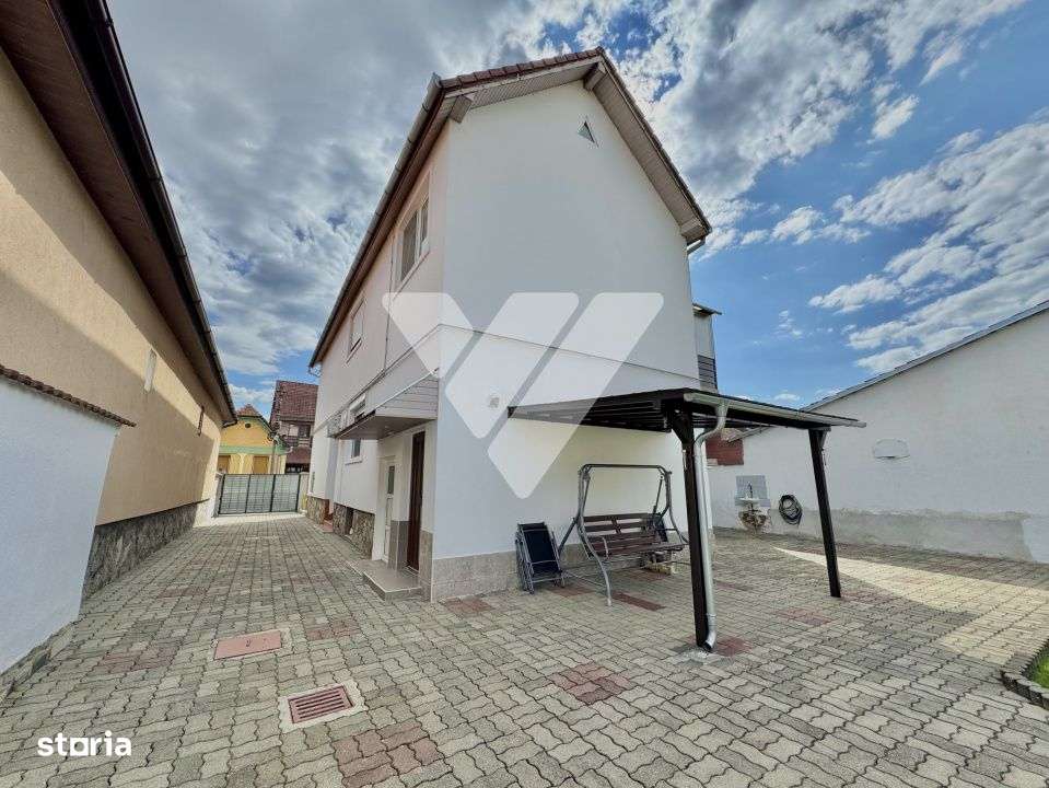 Apartament la casa – 4 camere + demisol util + curte si garaj Sibiu - Imagine principală: 2/15