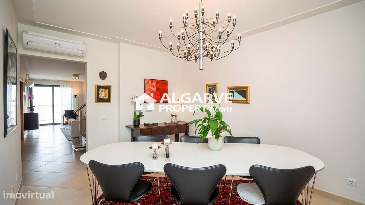 V5 - Moradia  espaçosa com 3+2 quartos em condomínio com piscina e gar - Grande imagem: 4/39