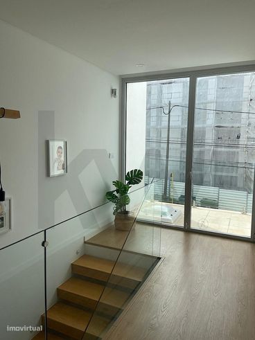 FANTÁSTICA MORADIA RECENTE EM ALGUEIRÃO – CONFORTO, ESPAÇO E QUALID-21