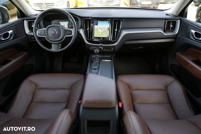 Volvo XC 60 D4 AWD Geartronic Momentum - 12