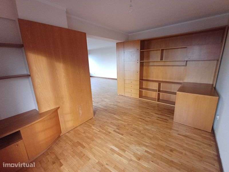 Apartamento T3 na Rua do General Torres junto Câmara Municipal de Gaia - Grande imagem: 4/12