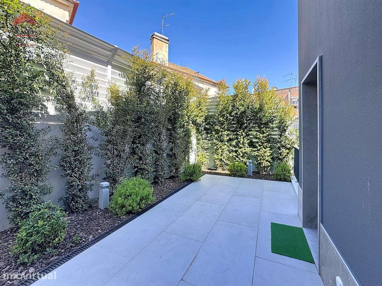 Nova Moradia em Almada , 5 suites, garagem e jardim-38