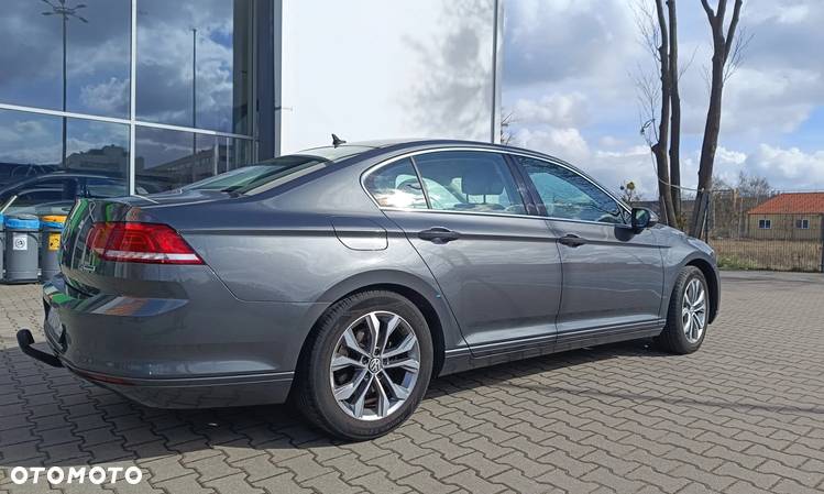 Volkswagen Passat 1.8 TSI BMT Comfortline - 10