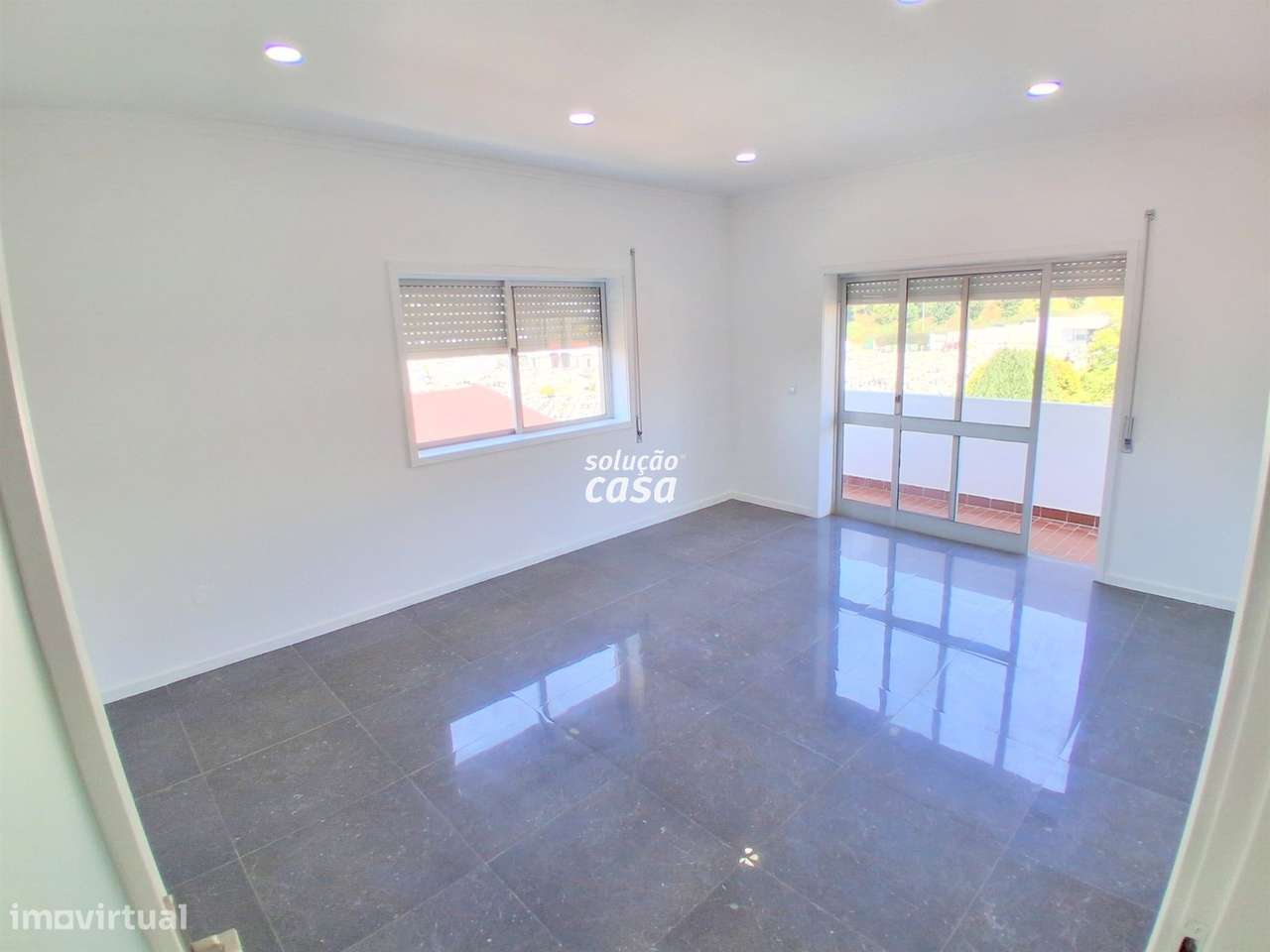 Apartamento T3 com Lugar de Garagem, localizado em Fânzeres!-5