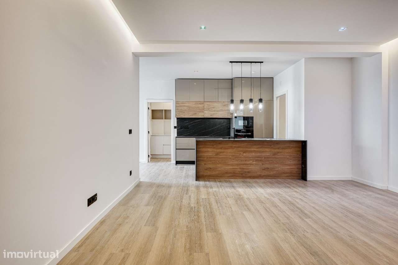 Apartamento T1 Renovado em Monte Abraão - Grande imagem: 3/17