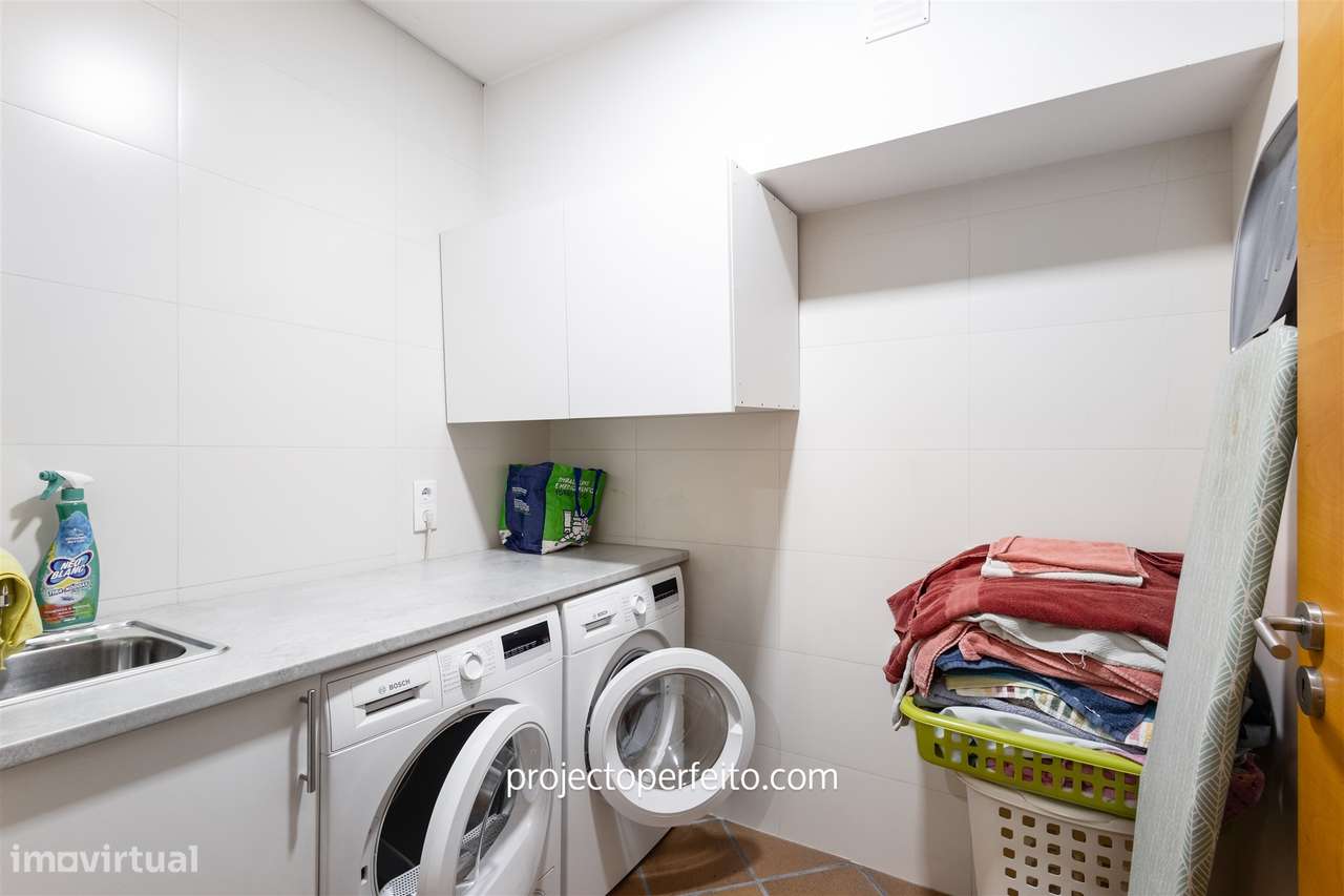 Moradia de tipologia T4+1 para venda em Perosinho, Vila Nova de Gaia-23