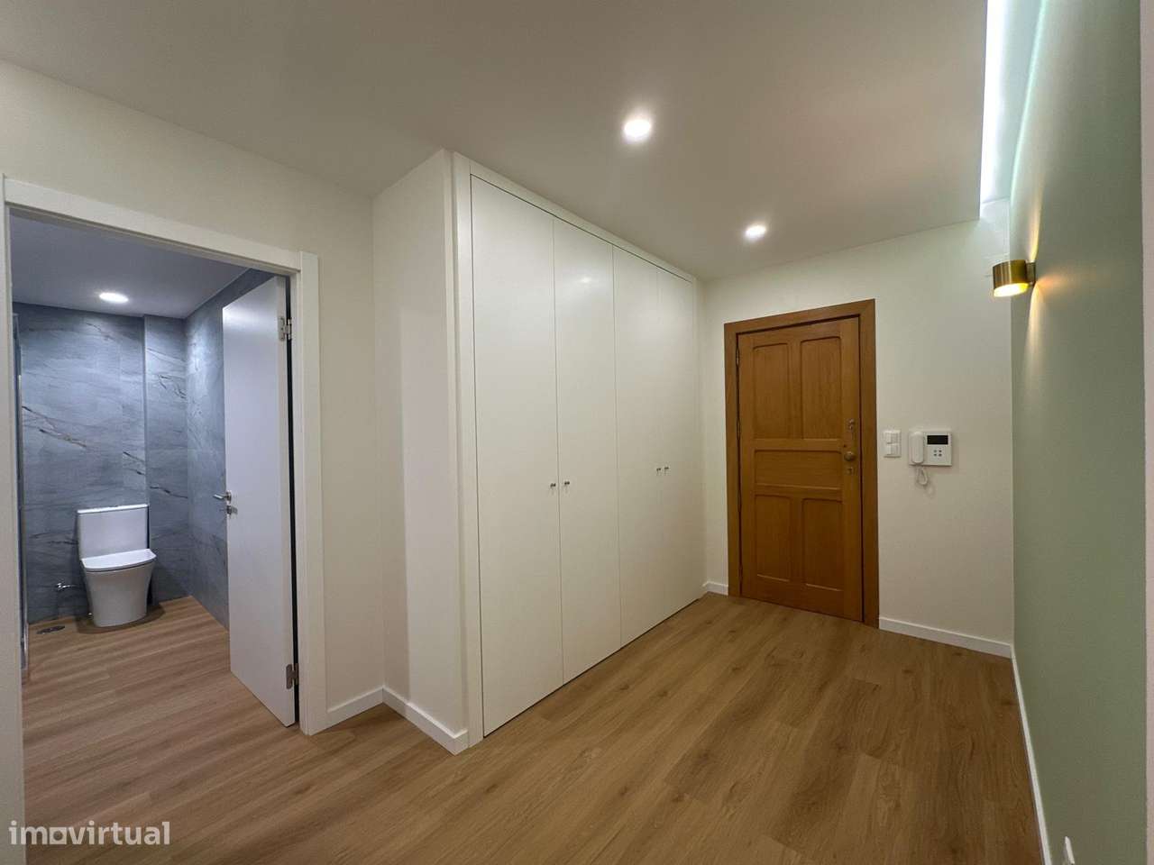 Apartamento T2 totalmente renovado, vista mar-7