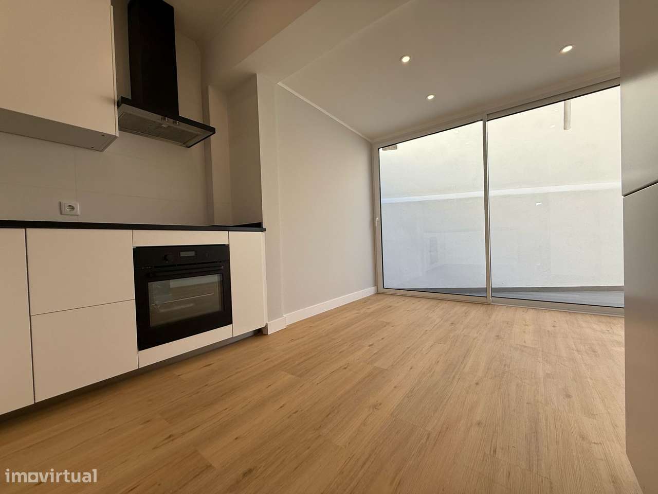 T1 transformado em T2 totalmente remodelado com terraço e vista de rio - Grande imagem: 4/29