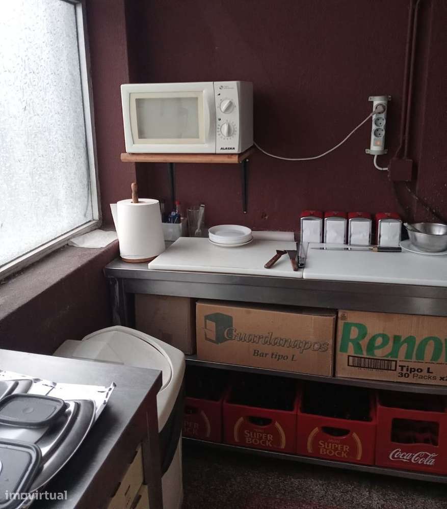 GRANDE OPORTUNIDADE ! TRESPASE DE CAFE EM GAIA-19