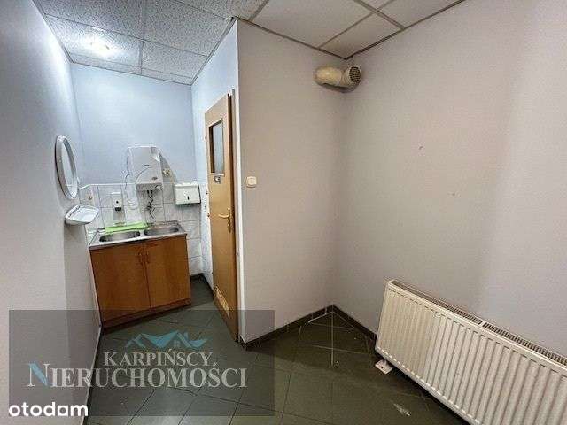 Budynek handlowo-usługowy-mieszkaniowy.-10