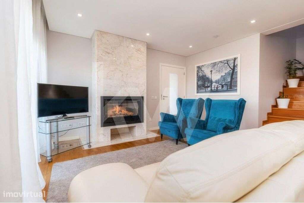 Moradia T4 | Arquitetura moderna | Piscina | a 700 metros da Praia de - Grande imagem: 2/60