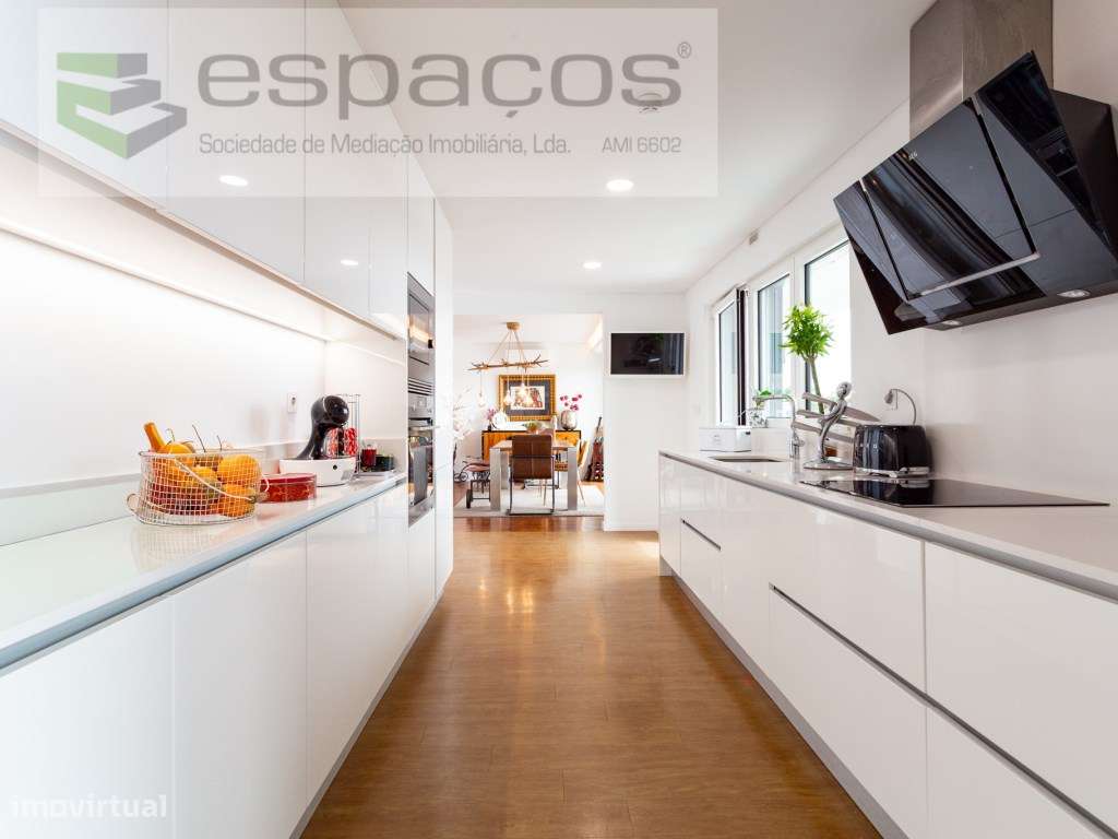 Fantástico T4 com Terraço Privativo, Varanda, Box , Vista Rio, Quin...-24