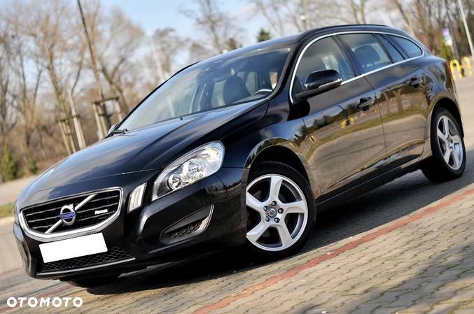 Volvo V60 D2 Momentum - 1