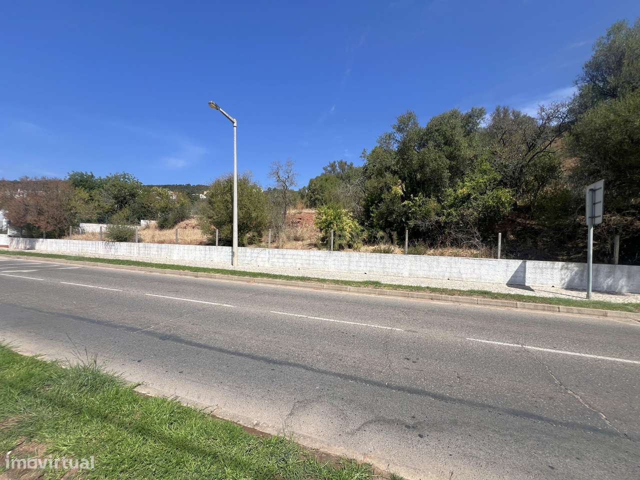 Terreno urbano com uma área total de 5695m2 em São Bartolomeu de Messi - Grande imagem: 5/9