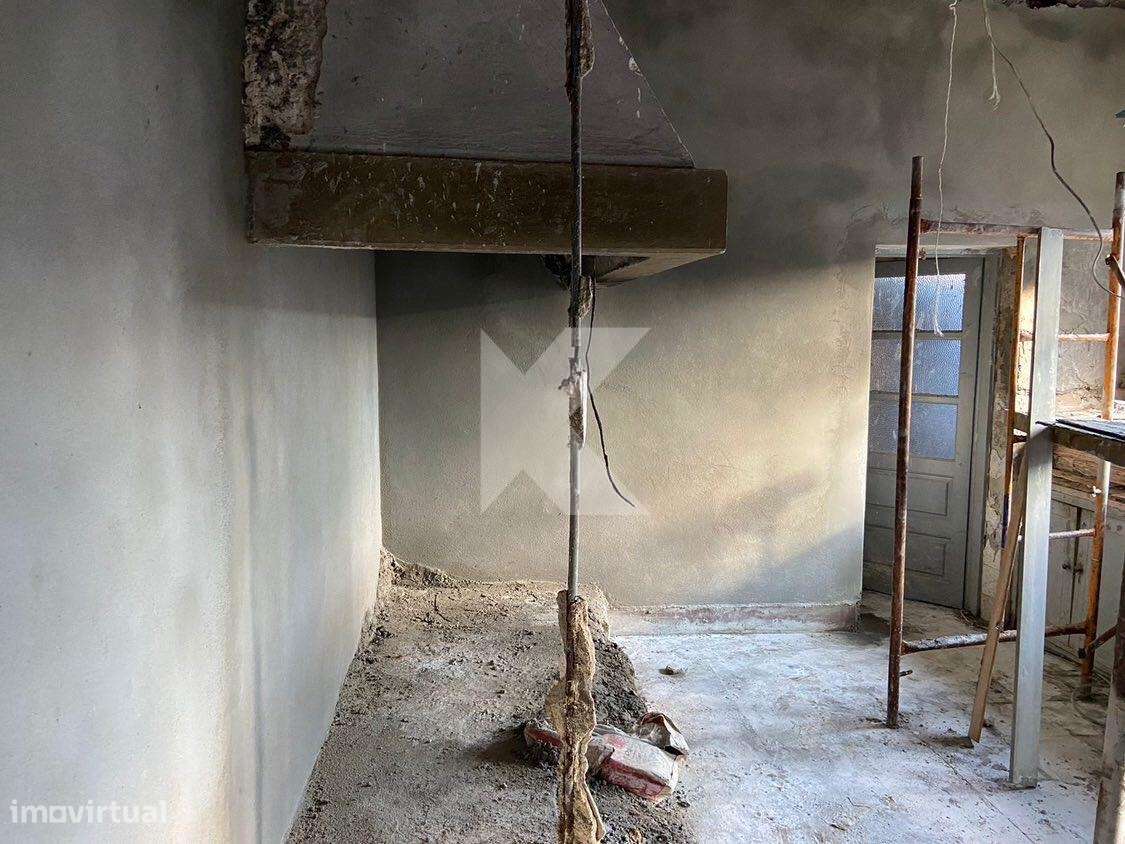 Moradia T7 em Coimbra para restaurar-21