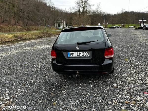 Volkswagen Golf - 6