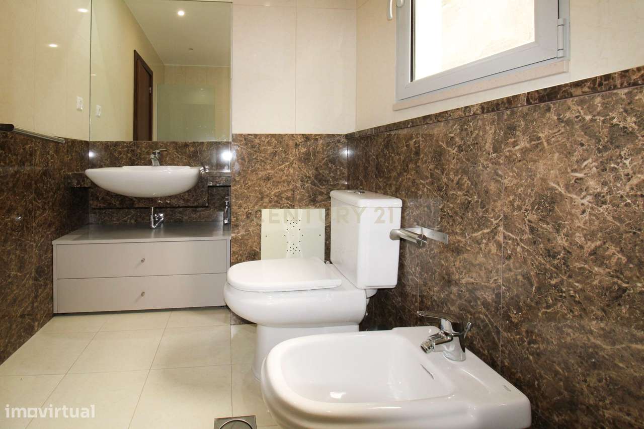 Apartamento T2 em Funchal (São Pedro) com Vista Mar-18