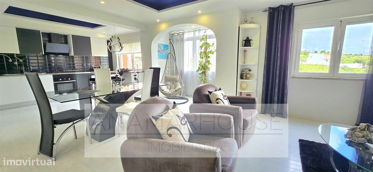T2 Remodelado com Box para 2 Carros | Open Space 37m² | Vista Verde |-6