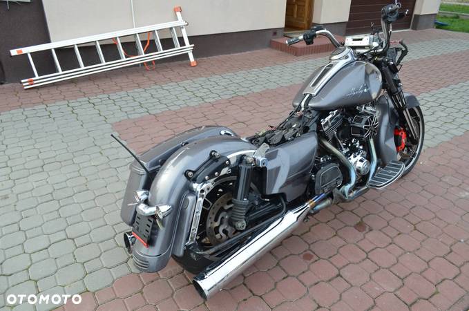 Harley-Davidson Touring Street Glide - 5