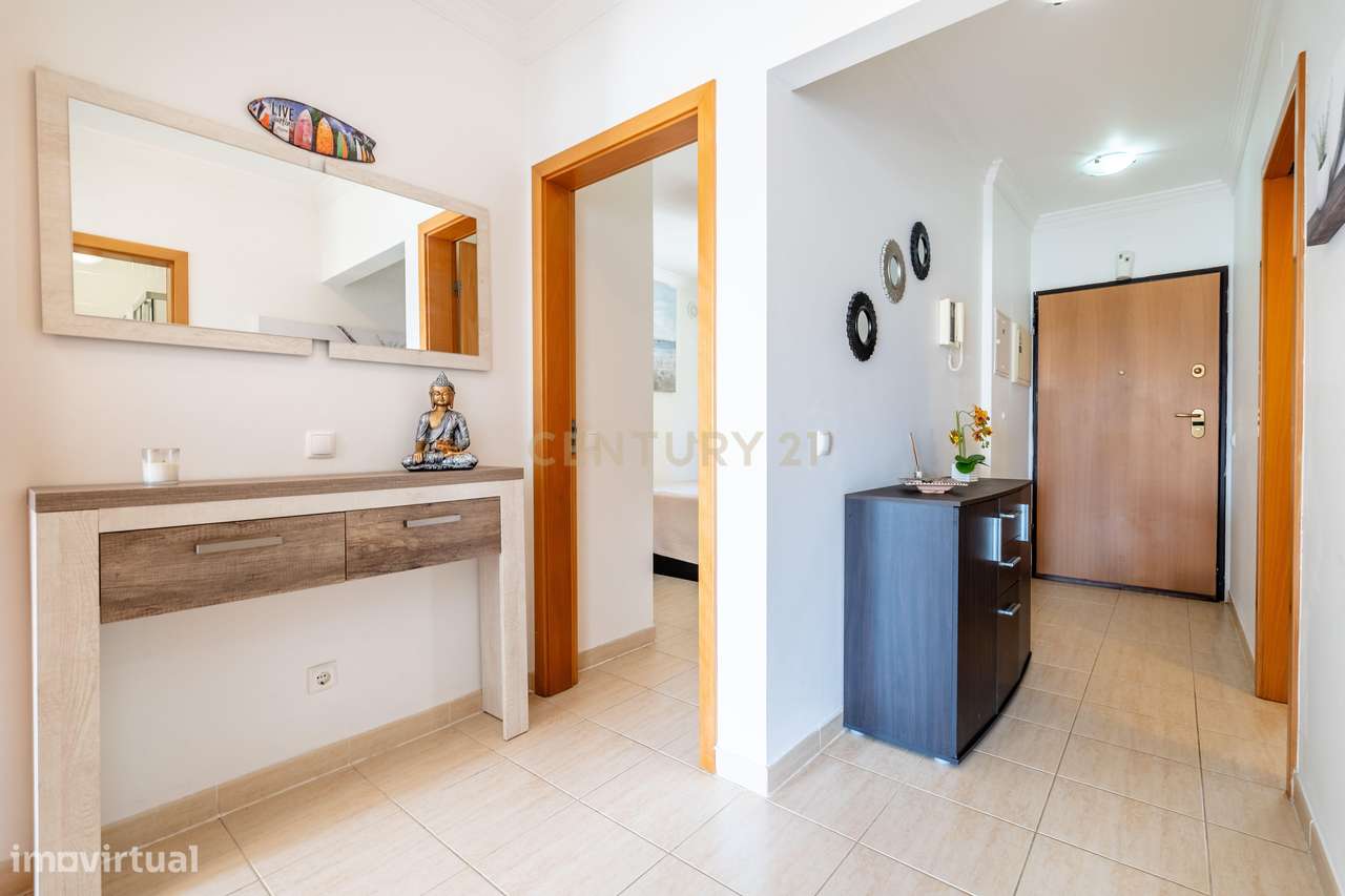 Apartamento T2 com Piscina e Garagem – a 5 minutos da Praia da Galé-14