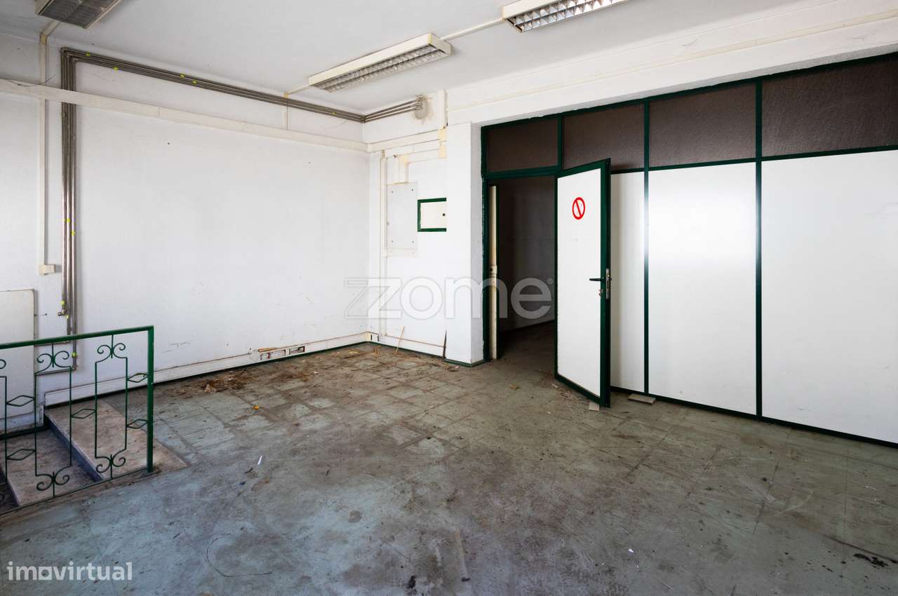 Prédio 4 Pisos |Loja|Garagens| Centro Arganil | Investimento-16