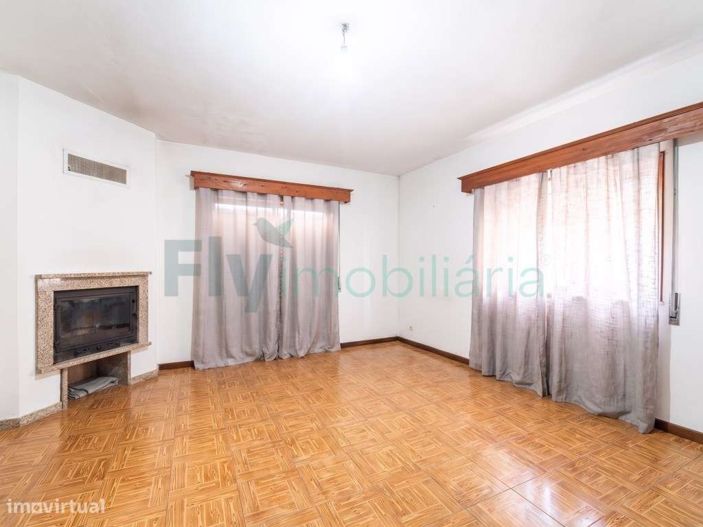 MORADIA TÉRREA COM GRANDE POTENCIAL | GARAGEM E JARDIM-40