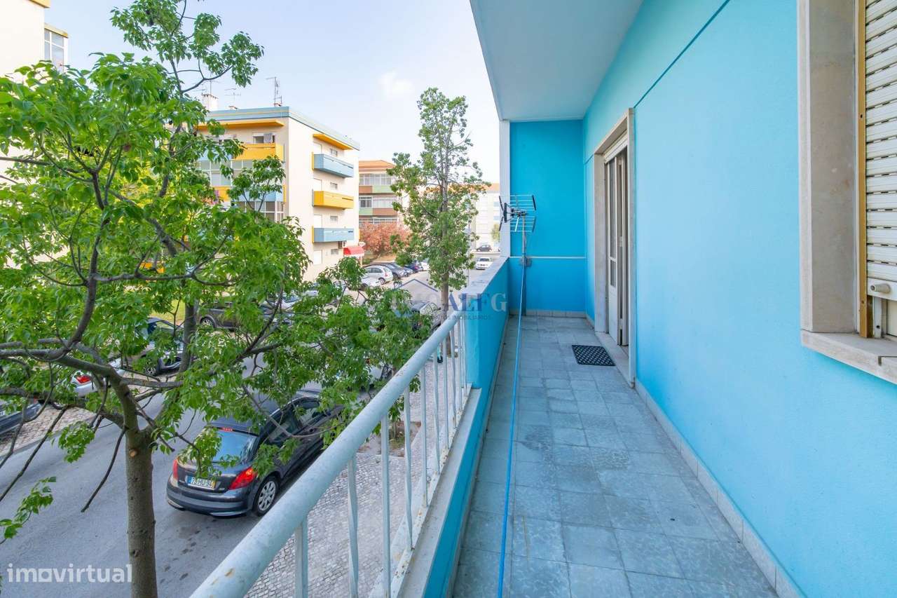 Apartamento T2 no centro do Montijo, com varanda