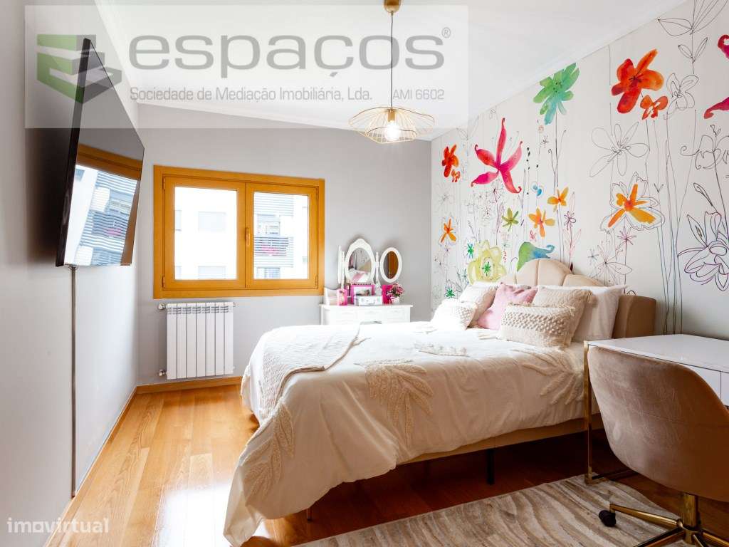 T3 Espaçoso na Parreirinha com Parqueamento e Vista Rio-18