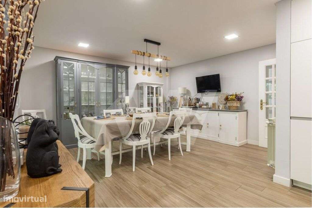Moradia T4 em condomínio privado com piscina e jardim em Cascais - Grande imagem: 4/56