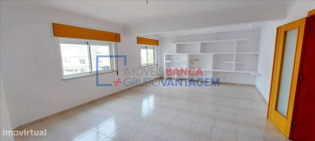 Apartamento T3 a 2 minutos da Estação de Comboios da Azambuja - Grande imagem: 2/15