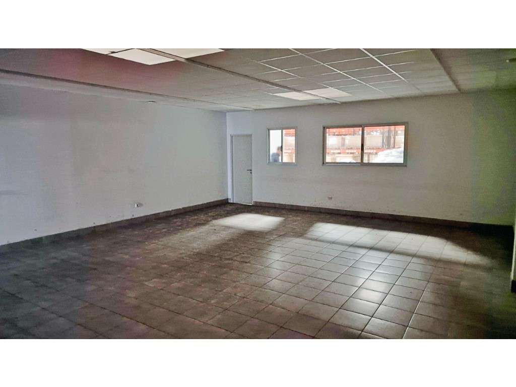 Instalações industriais/logísticas junto ao Aeroporto - Grande imagem: 4/6