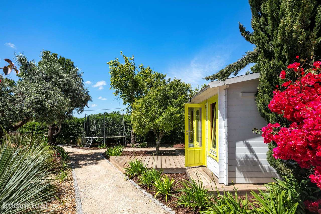 CASA DOS SONHOS EM CALIÇAS COM 4 QUARTOS, PISCINA E GARAGEM-22