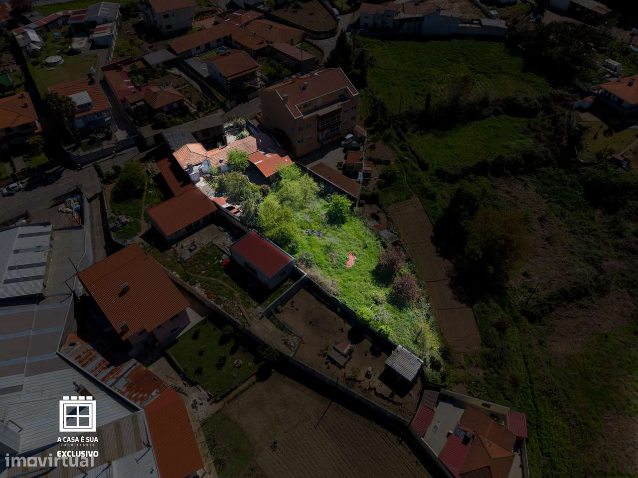 Moradia com duas habitações independentes em Lourosa - Exclusivo-38