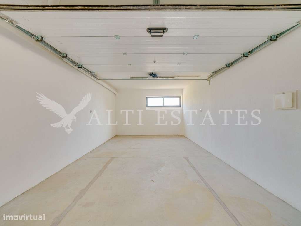 Apartamento Duplex T3 Virado a Sul com Vista Mar, Pronto a Estrear-31