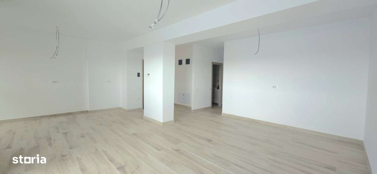 Vedere unica la mare si lac! Apartament spatios cu 4 camere in Marina - Imagine principală: 5/12