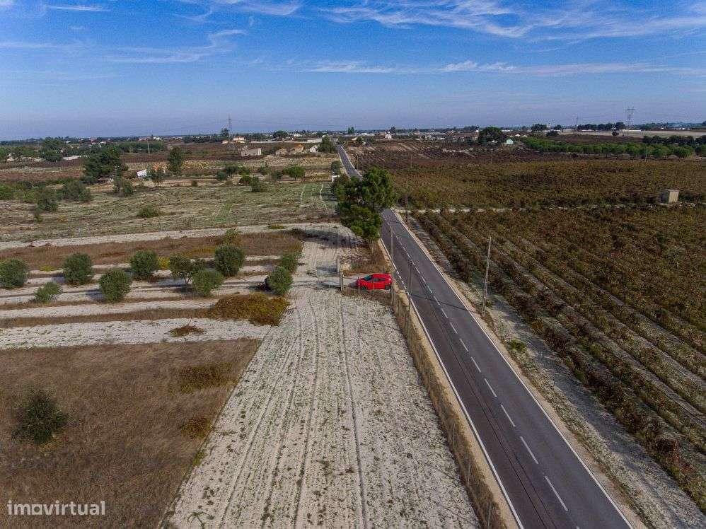Venda de Quinta com armazém industrial - Grande imagem: 2/17
