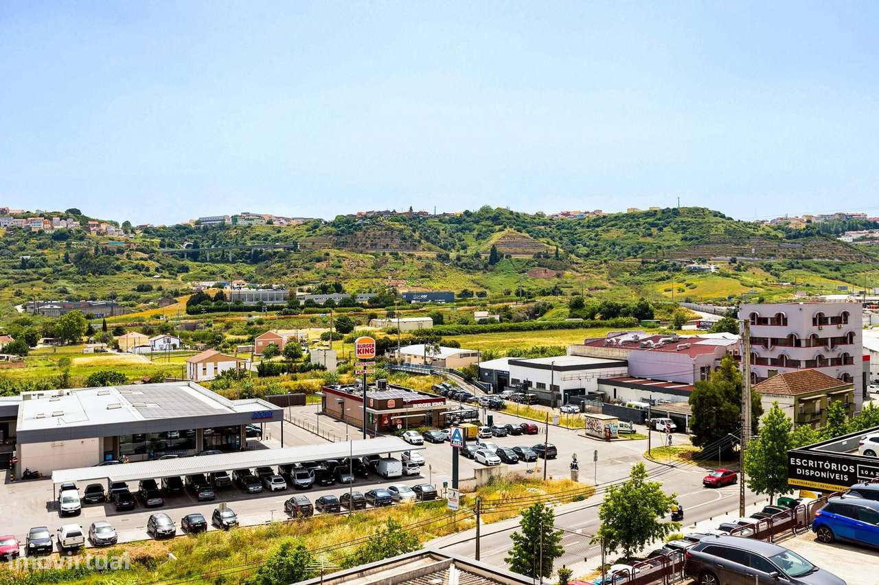 T3 c/ 120 m², Marquise e Arrecadação / Santo António dos Cavaleiros-12