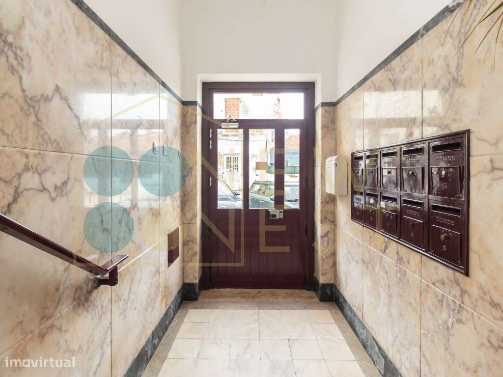 Apartamento T2+1 com excelente luz natural, varanda e logradouro co...-23