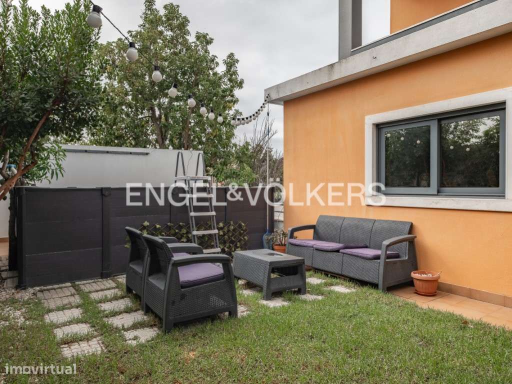 Moradia T3 com 3 Suites, Escritório, Jardim Privativo e Garagem | S...-32