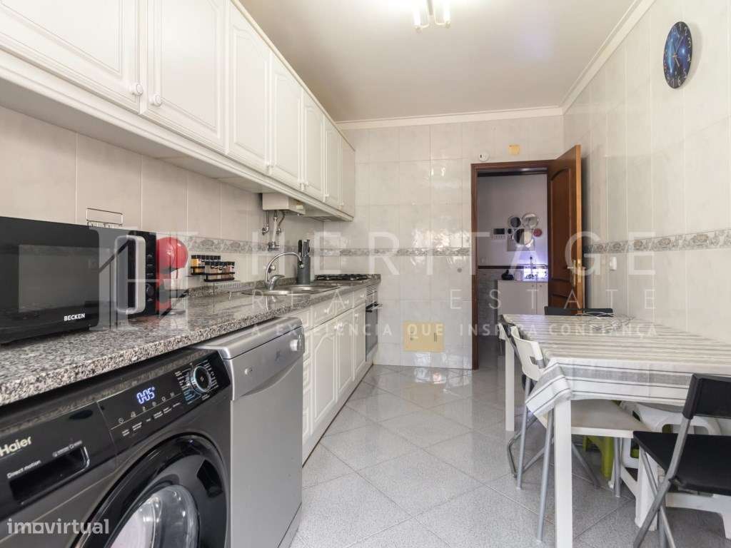 T2 com 102 m², Closet, 2 WC e Sótão - Baixa da Banheira-0