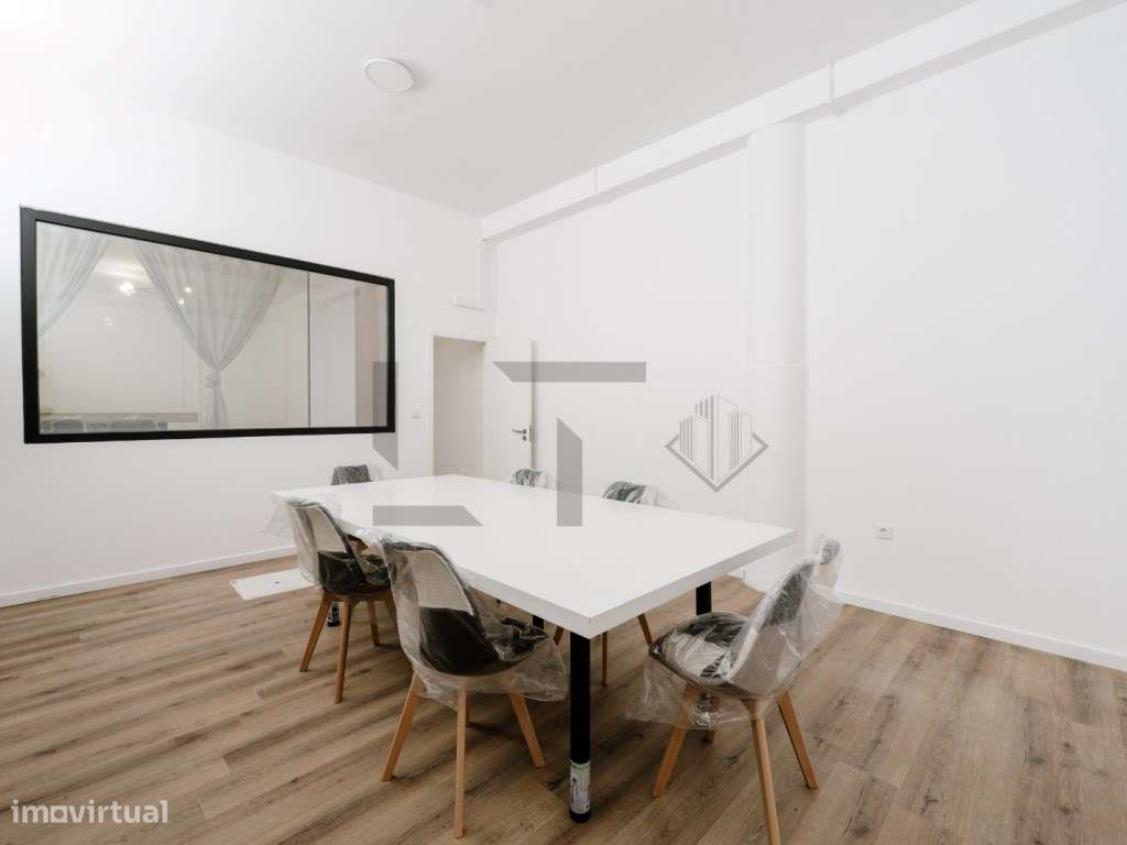 Fantástica Loja Com 310m² Totalmente Renovada, Com Elevado Potencia... - Grande imagem: 4/36