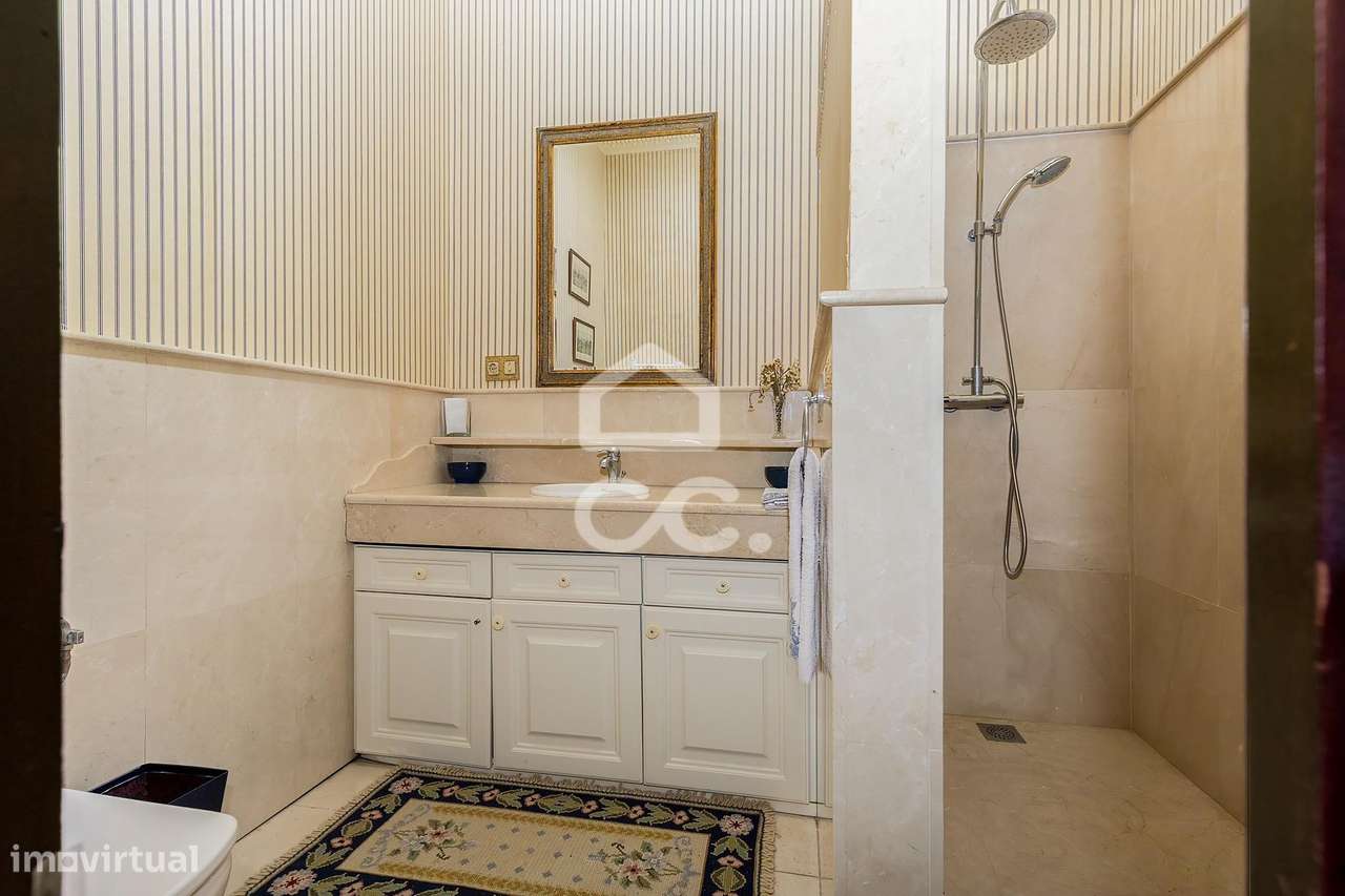 Palacete de inspiração neoclássica francesa com jardim botânico de Jea-35