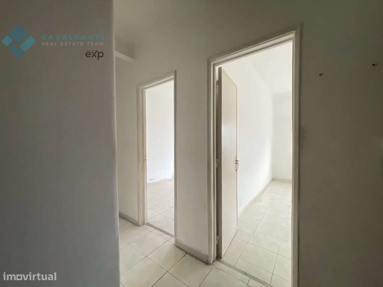 T2 para remodelar - Carnaxide  | Ideal para habitação própria ou inves - Grande imagem: 4/52