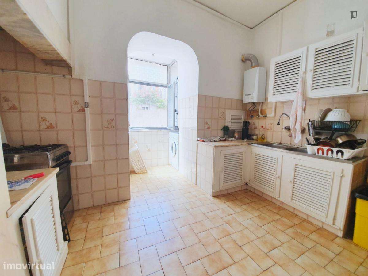 Quarto - localizado em Santos Lisbon - Grande imagem: 3/8